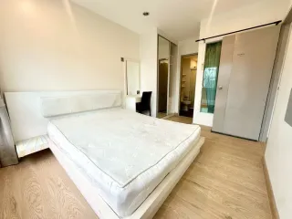 For rent 3 bedrooms condo in Khlong San, Bangkok