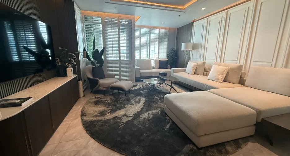 For rent 6 bedrooms condo in Pathum Wan, Bangkok