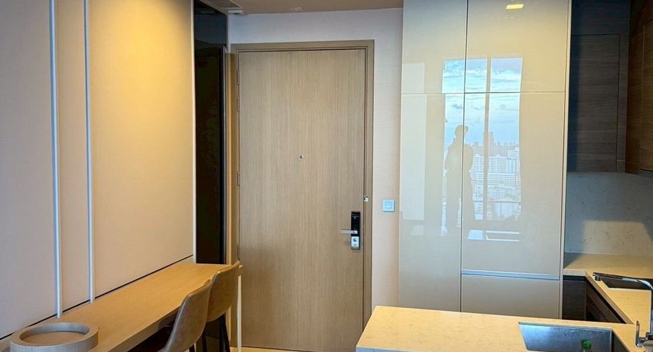 For rent 1 bed condo in Watthana, Bangkok