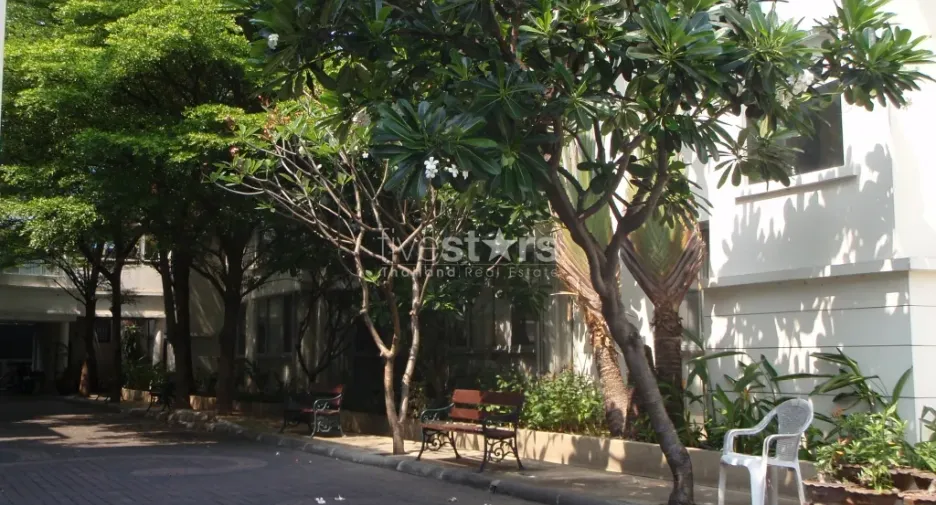 Casa en alquiler de 3 habitaciones en Huai Khwang, Bangkok
