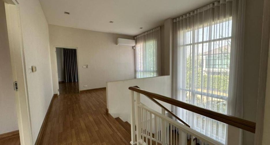 For rent 5 bedrooms house in Sai Mai, Bangkok