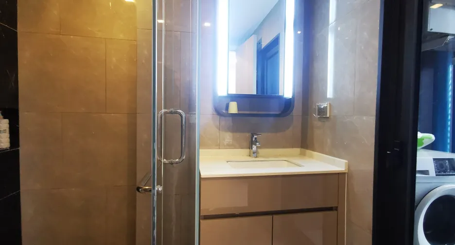 Wohnung zur Miete mit 2 Zimmer in Huai Khwang, Bangkok