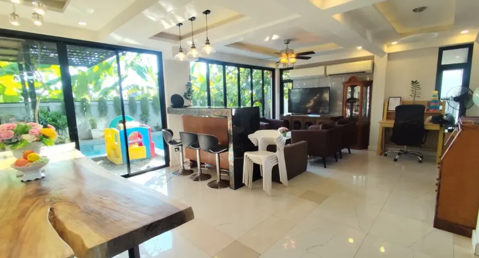 For rent 3 ベッドルーム villa in San Kamphaeng, Chiang Mai