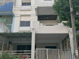 For Rent 6 Bedroom Townhouse In Bang Bon, Bangkok