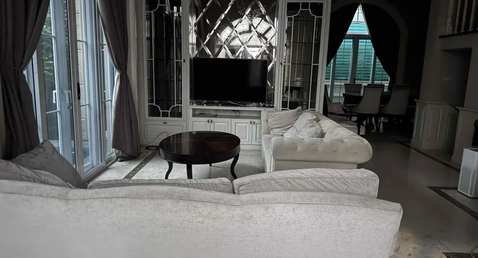 Casa en alquiler de 4 habitaciones en Khlong Toei, Bangkok