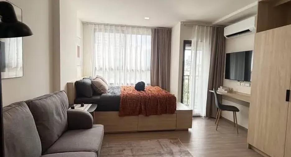For rent studio condo in Phaya Thai, Bangkok