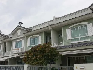 出租 2 卧室 联排别墅 在 Prawet, 曼谷