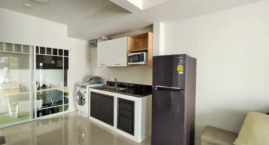For rent 2 bedrooms townhouse in Prawet, Bangkok