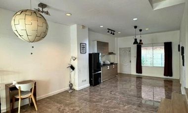 For rent 5 bedrooms townhouse in Prawet, Bangkok