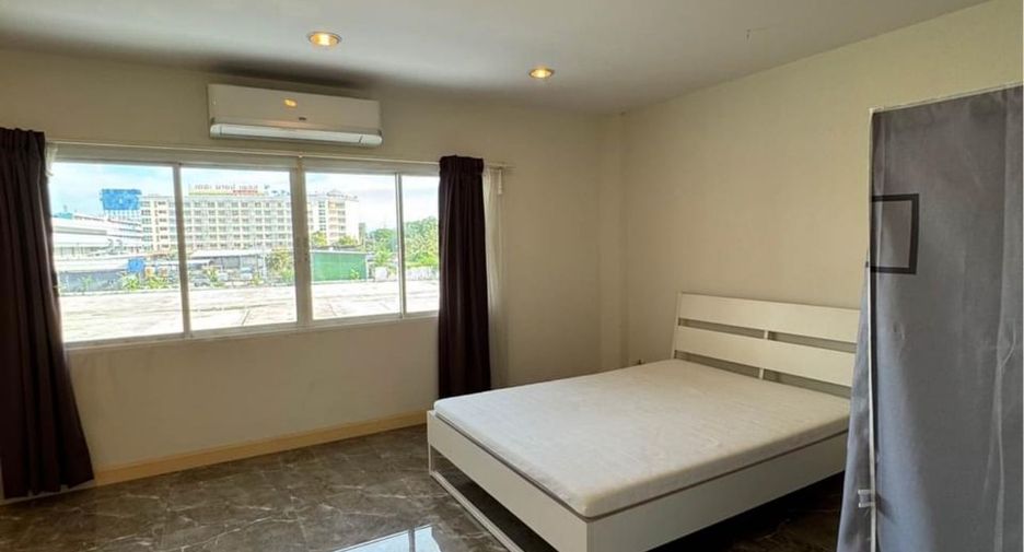 For rent 5 bedrooms townhouse in Prawet, Bangkok