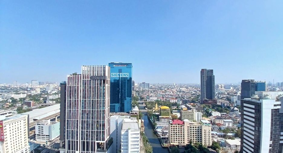 For rent 2 bedrooms condo in Watthana, Bangkok