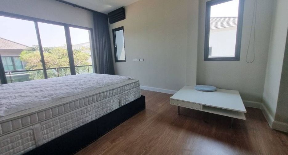 For rent 4 bedrooms house in Lat Krabang, Bangkok