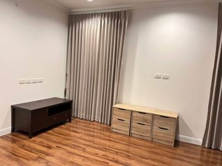 For rent 4 bedrooms house in Huai Khwang, Bangkok