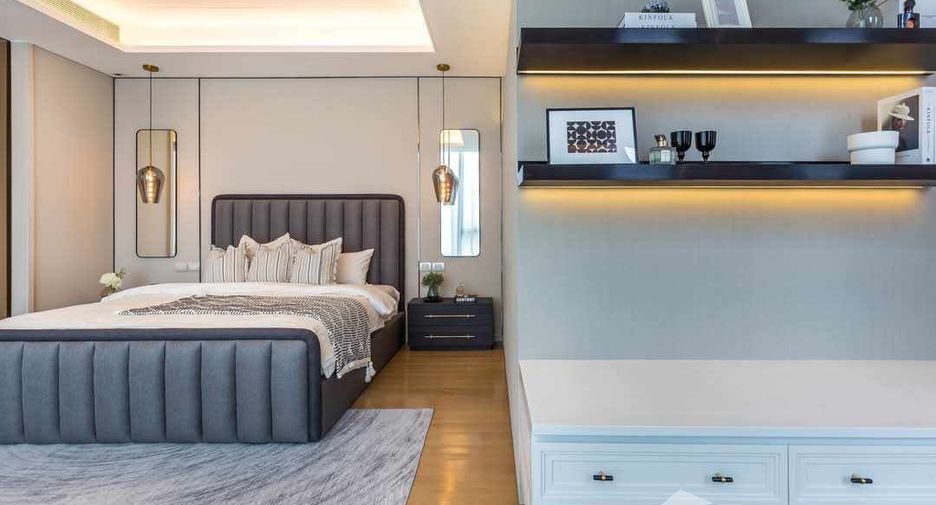 For rent 2 bedrooms condo in Pathum Wan, Bangkok