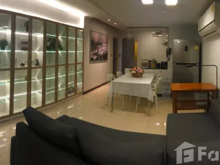 For rent 3 bedrooms condo in Sathon, Bangkok