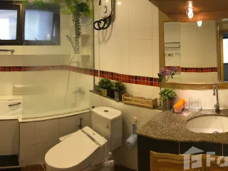 For rent 3 bedrooms condo in Sathon, Bangkok
