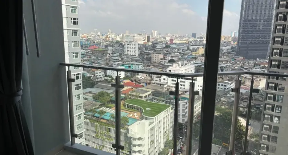 For rent 2 bedrooms condo in Bang Rak, Bangkok