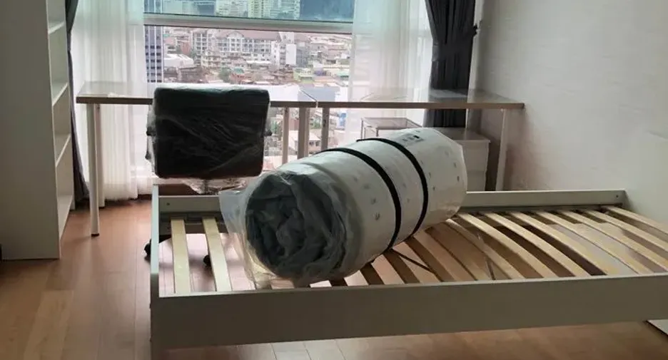 For rent 2 bedrooms condo in Bang Rak, Bangkok