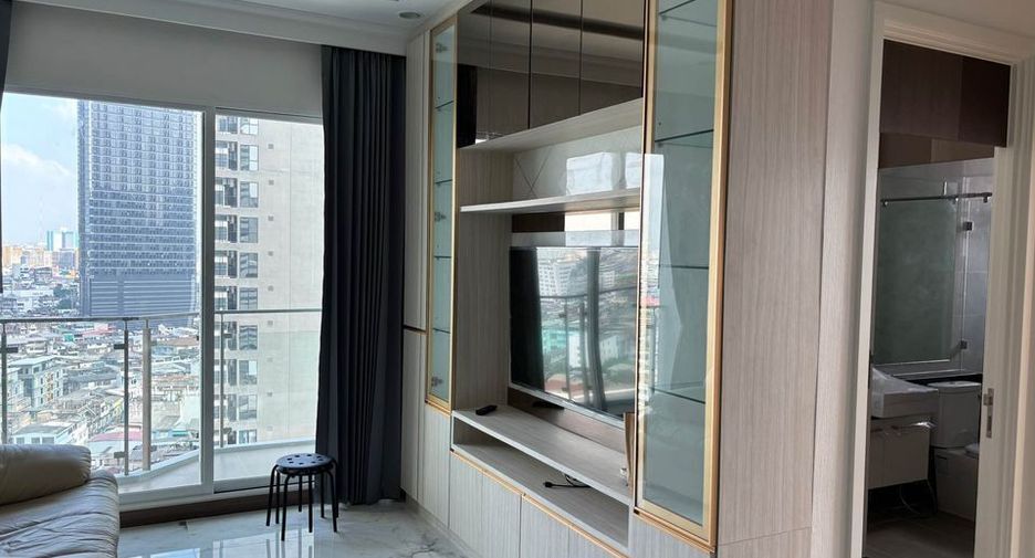 For rent 2 bedrooms condo in Bang Rak, Bangkok
