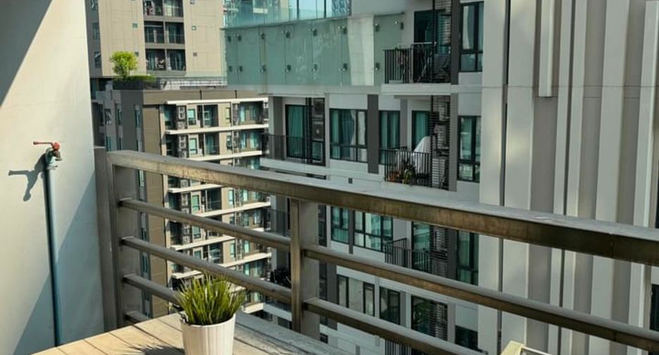 For rent studio condo in Phaya Thai, Bangkok