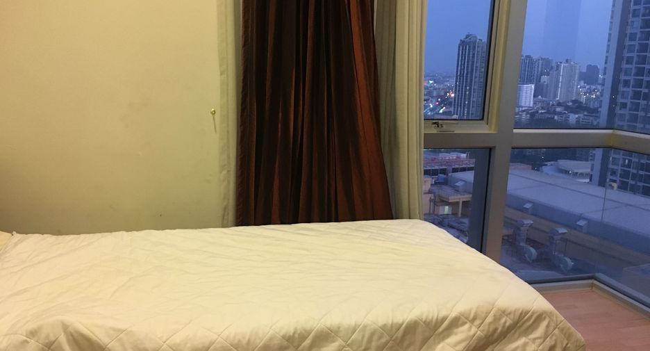Condo en alquiler de 3 habitaciones en Khlong Toei, Bangkok