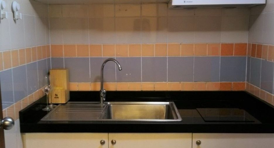 For rent 2 bedrooms condo in Yan Nawa, Bangkok