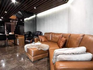 For rent 3 bedrooms condo in Huai Khwang, Bangkok