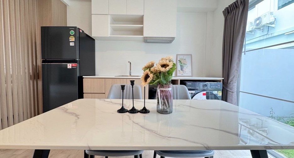 For rent 2 bedrooms townhouse in Prawet, Bangkok