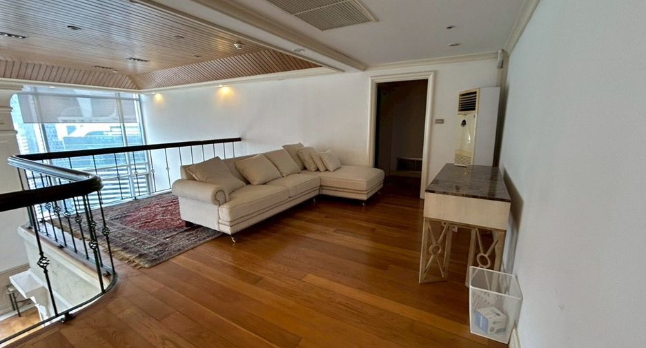 For rent 4 bedrooms condo in Pathum Wan, Bangkok