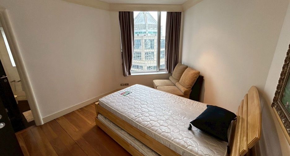 For rent 4 bedrooms condo in Pathum Wan, Bangkok