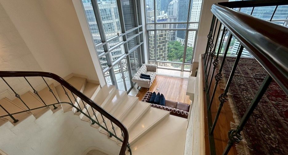 For rent 4 bedrooms condo in Pathum Wan, Bangkok