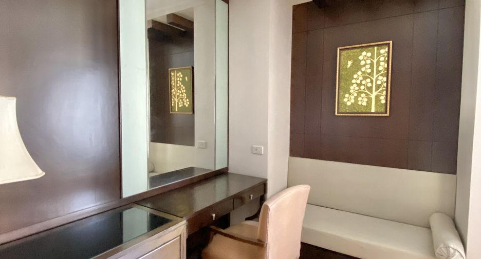 For rent 1 bed condo in Pathum Wan, Bangkok