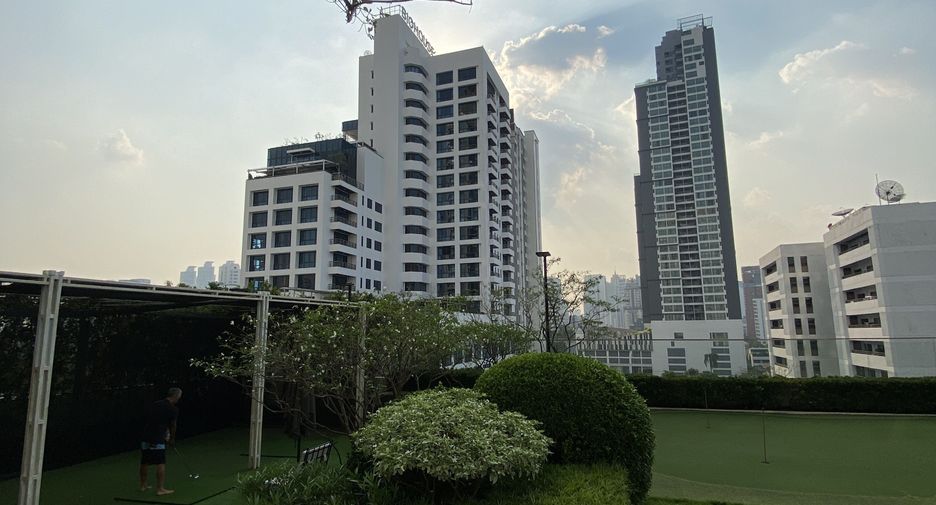 For rent 1 bed condo in Watthana, Bangkok