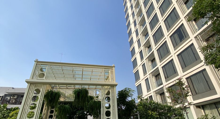 For rent 1 bed condo in Watthana, Bangkok