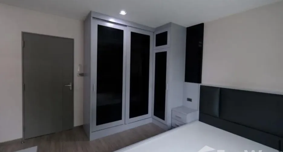 Casa adosada en alquiler de 4 habitaciones en Lat Phrao, Bangkok