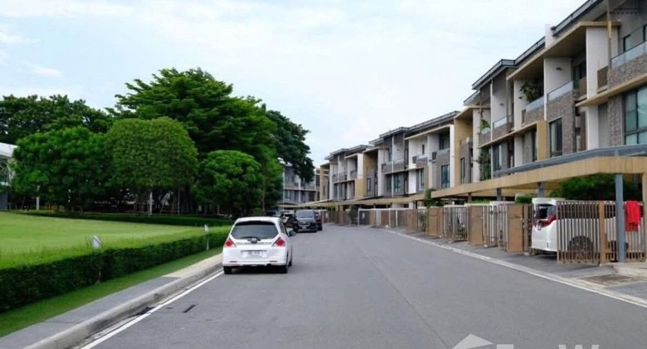 出租 4 卧室 联排别墅 在 Lat Phrao, 曼谷