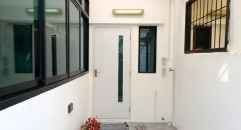 Casa adosada en alquiler de 4 habitaciones en Lat Phrao, Bangkok