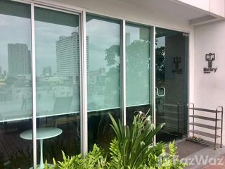出租 2 卧室 公寓 在 Huai Khwang, 曼谷