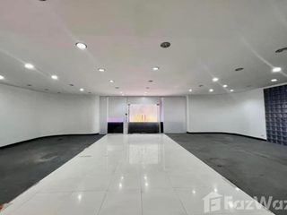 For rent retail Space in Khlong San, Bangkok