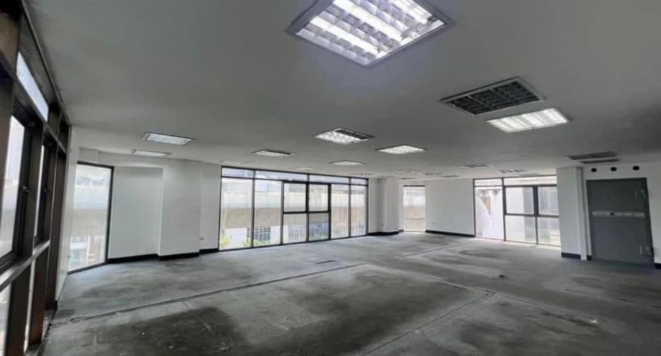 For rent retail Space in Khlong San, Bangkok