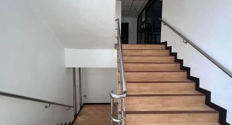 For rent retail Space in Khlong San, Bangkok