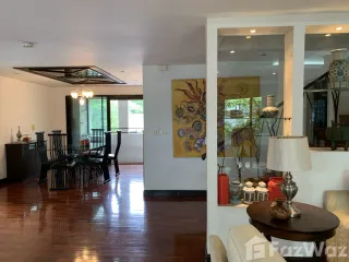 出租 3 卧室 联排别墅 在 Watthana, 曼谷