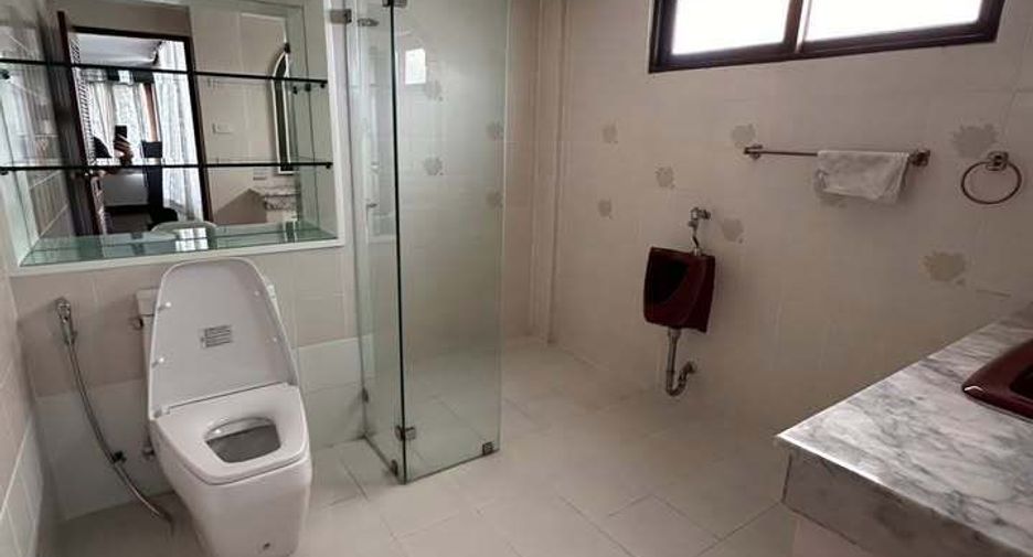 For rent 4 ベッドルーム house in Watthana, Bangkok