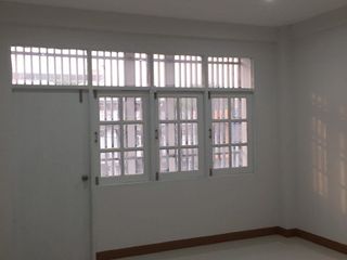 Gewerbefläche zur Miete mit 3 Zimmer in Suan Luang, Bangkok