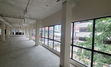 For rent retail Space in Watthana, Bangkok