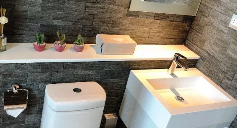 For rent 1 bed condo in Watthana, Bangkok
