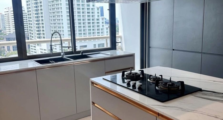 Wohnung zur Miete mit 3 Zimmer in Khlong Toei, Bangkok