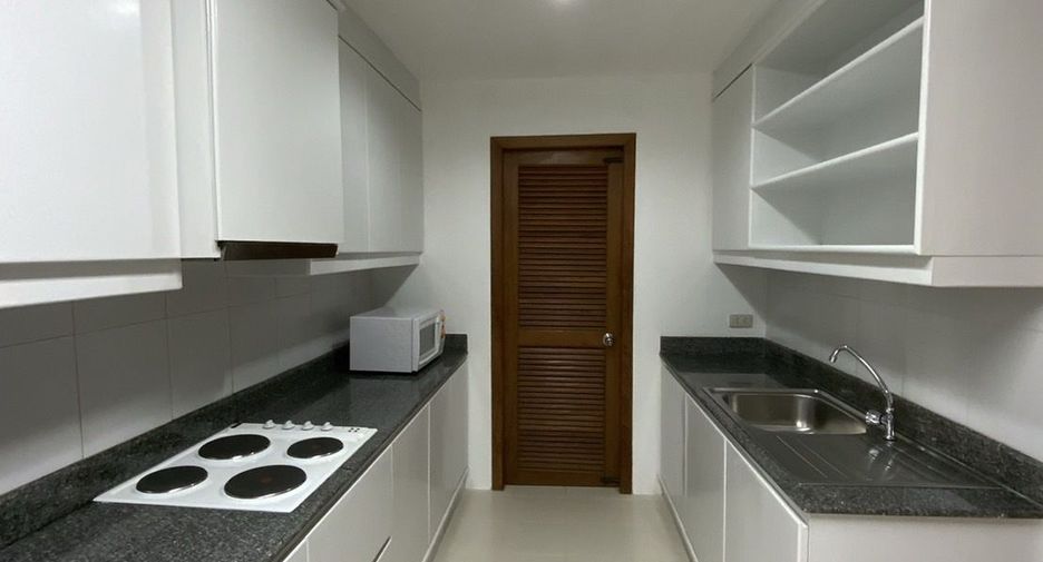 For rent 3 bedrooms condo in Khlong Toei, Bangkok