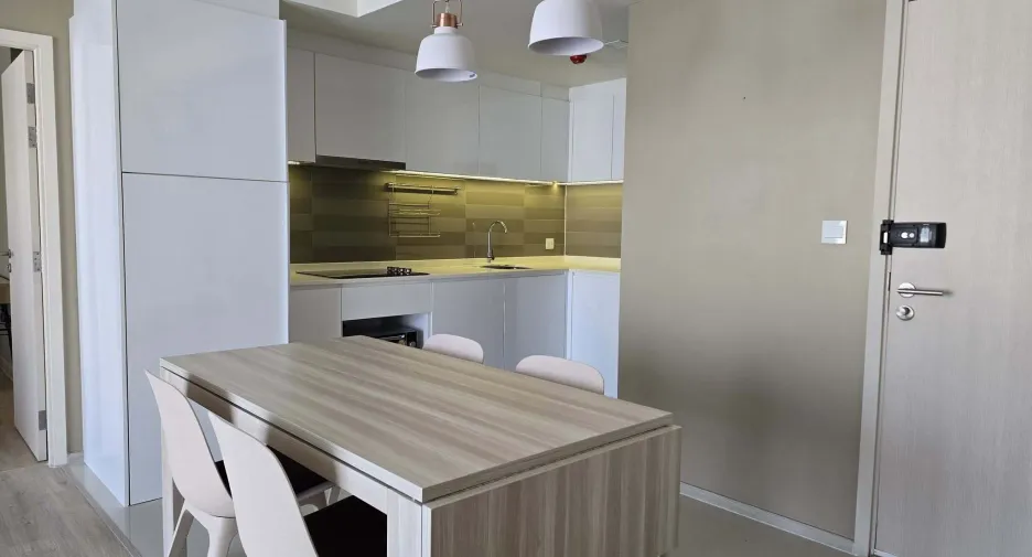 For rent 2 bedrooms condo in Huai Khwang, Bangkok
