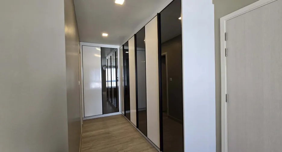 For rent 2 bedrooms condo in Huai Khwang, Bangkok